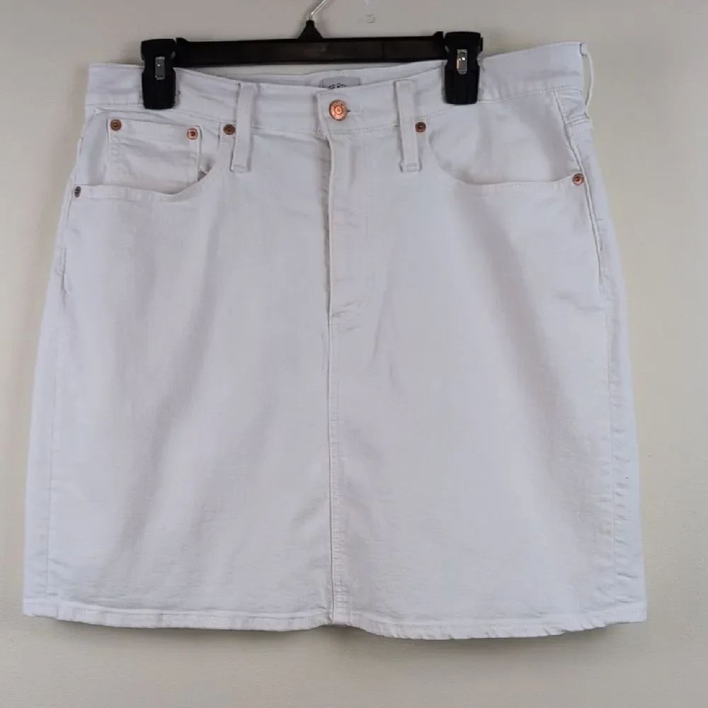 J. Crew White Denim Jean Skirt Copper Button Size 31